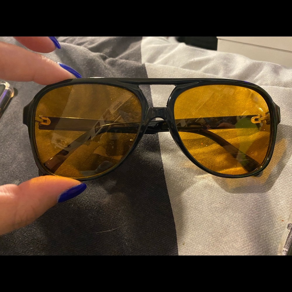 Brand new sunglasses. Aviator style